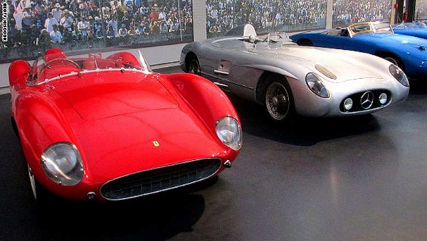 سويسريان يجمعان سيارات قديمة سرا لتظهر بمتحف الأروع بالعالم